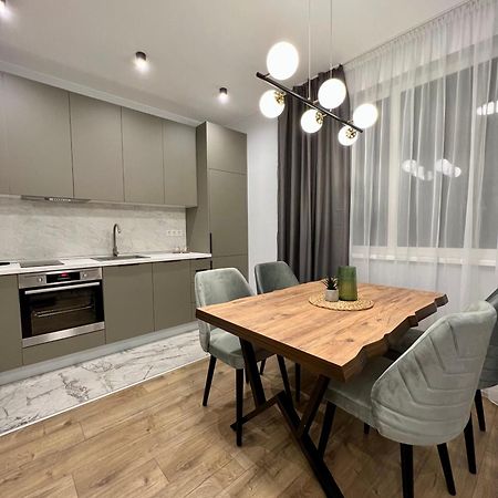 Vanquish Central Apartment Varna Exteriör bild