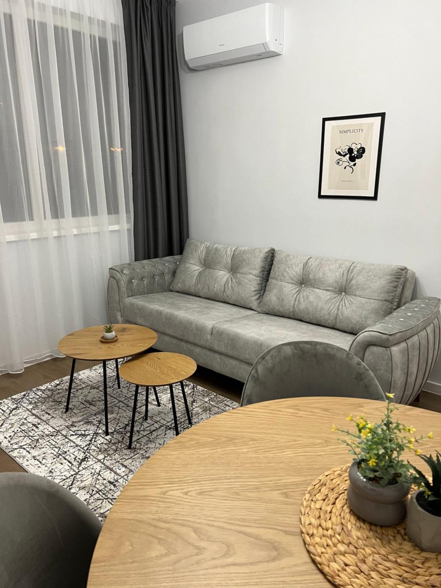 Vanquish Central Apartment Varna Exteriör bild
