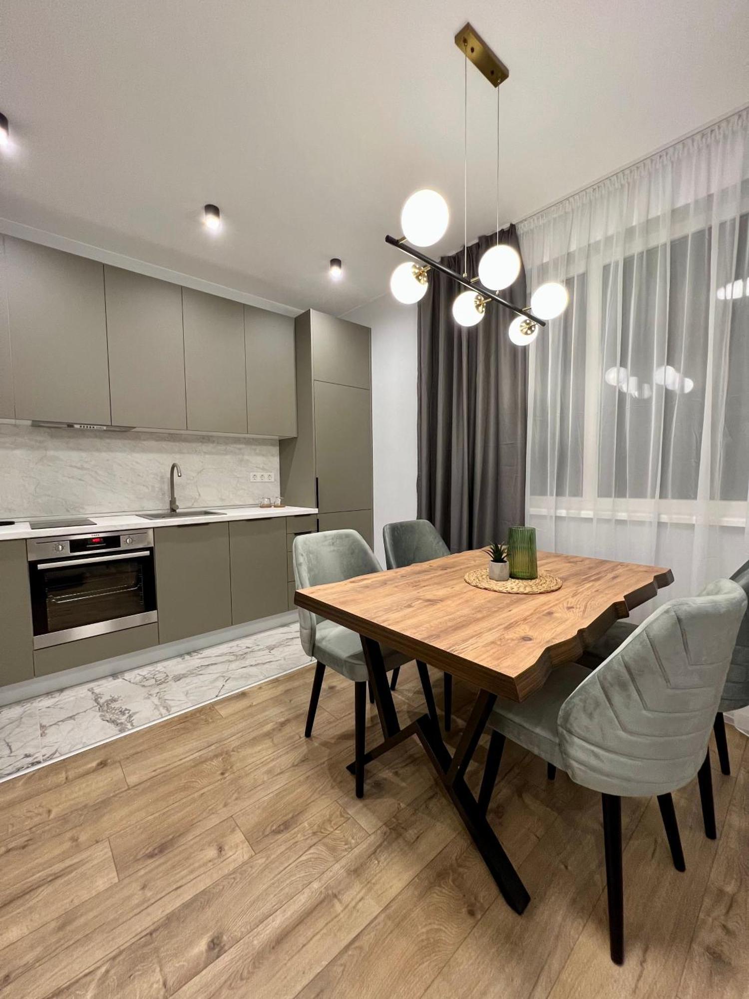 Vanquish Central Apartment Varna Exteriör bild