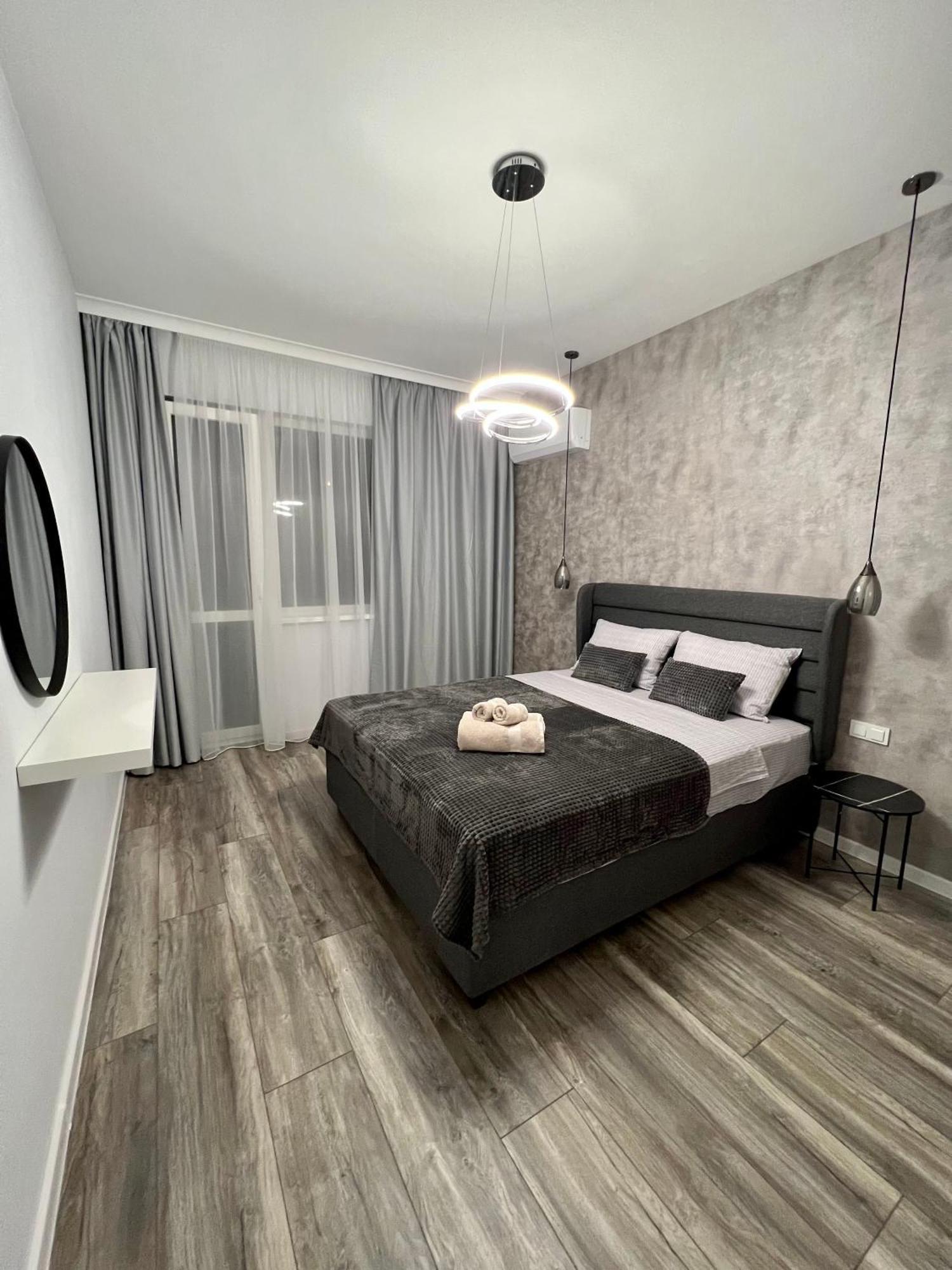 Vanquish Central Apartment Varna Exteriör bild